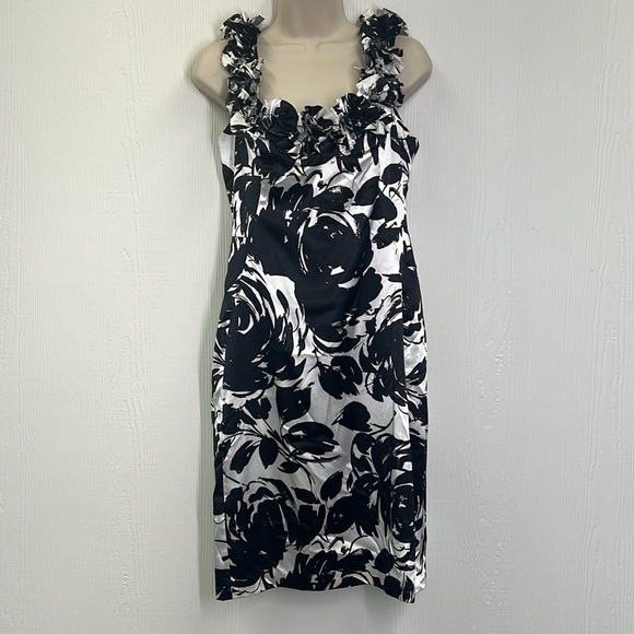 White House Black Market - NWT Abstract Ruffle Strap Wiggle Cocktail Dress SZ 6 - Picture 3 of 14